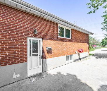 For Lease - 1362 Cawthra Road Unit# Upper, Mississauga, Ontario - Photo 2