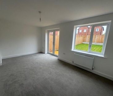 3 bedroom semi-detached house to rent - Photo 2
