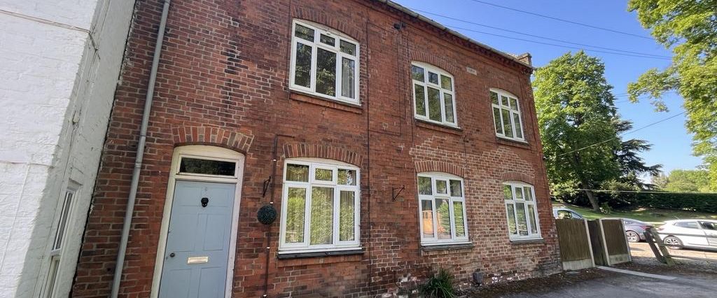 1 bedroom ground floor flat to rent - Photo 1