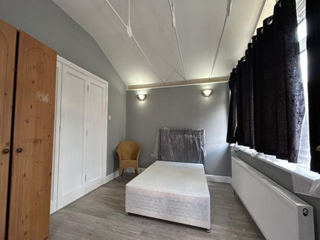 Old Bath Road, Berkshire, SL3 - Photo 4