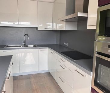 Appartement met twee slaapkamers, terras en afgesloten garage - Foto 3