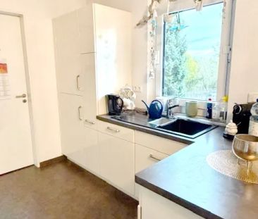 Sehr hochwertig ausgestattete 4-Zimmer-Stadtwohnung mit Aufzug, Ein... - Photo 1