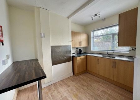 Northcourt Road, Worthing, BN14 1 bedroom house share to rent - Photo 2