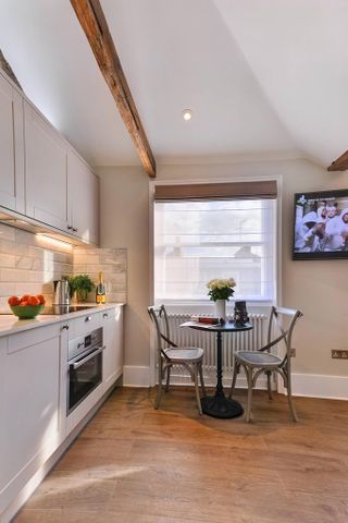 Studio to rent - Photo 2