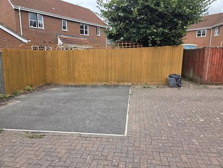 3 bedroom terraced house to rent - Photo 5