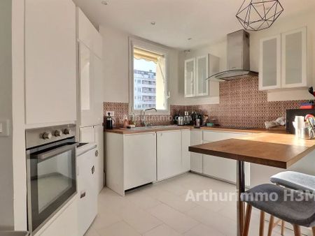 Location Appartement 3 pièces 75 m2 à Paris 14 - Photo 2