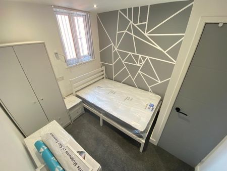 6 Bed Terraced House, Kingsway, CV2 - Photo 3