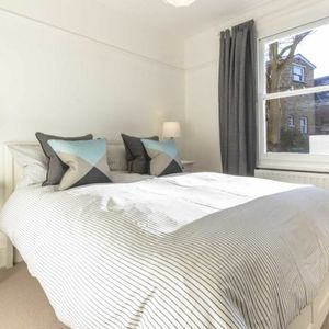 Lavender Hill, SW11, London - Photo 3