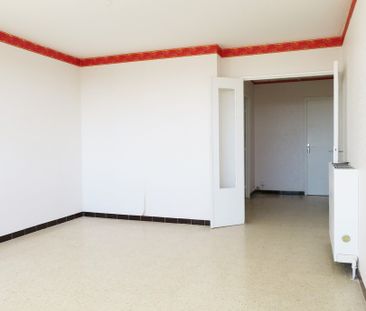 T2, 57m²+Parking Nîmes, Rue des Bananiers, 625€ H.C - Photo 4