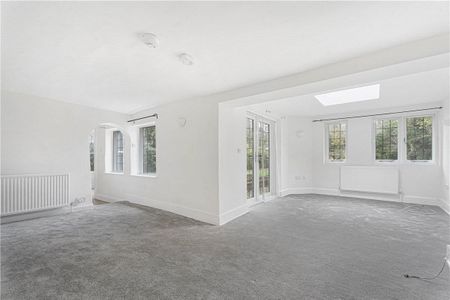 A detached four bedroom house situated within the Village of South Heath - Photo 3