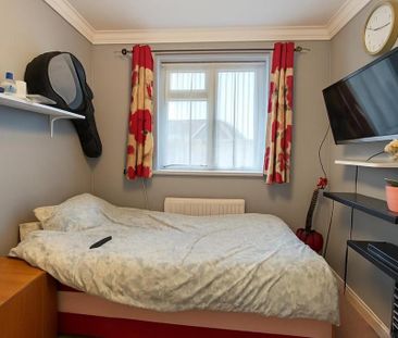 2 bedroom property to rent - Photo 4