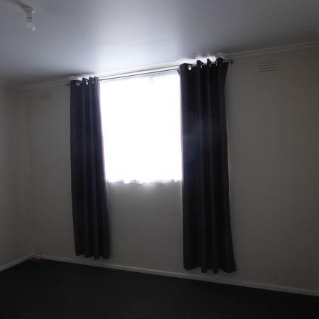 Centrally located and affordable! - Photo 4