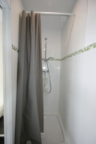 Location Appartement 2 pièces 46m² ANNECY 74000 - Photo 5