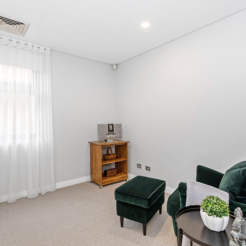 FULLY FURNISHED 3 BEDROOM AND 2 BATHROOM APARTMENT EAST PERTH! - Photo 1