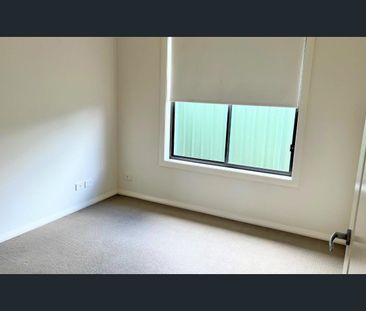 Modern duplex in South Dubbo - Photo 2