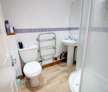 Maisonette to rent - Photo 1