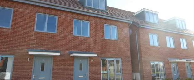 3 bedroom property to rent in Colchester - Photo 1