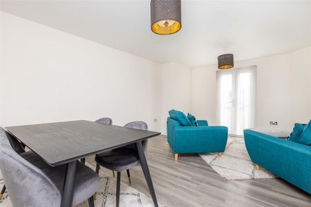 Cusworth Garth, Leeds - Photo 2