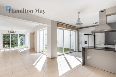 Dom w zabudowie szeregowej z ogrodem na Targówku - Zdjęcie 4