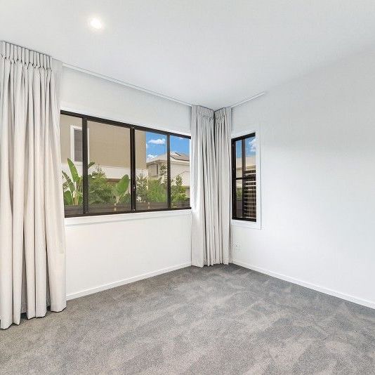 Luxurious Four Bedroom Terrace Home - Photo 1