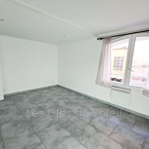 Location appartement 3 pièces 57 m² Bandol - Photo 2
