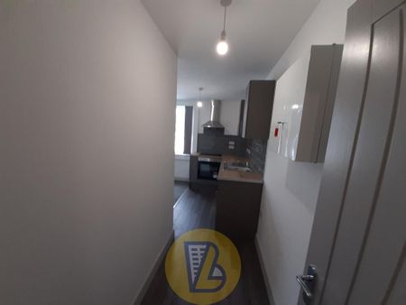 1 bedroom block of apartments to rent - Photo 3