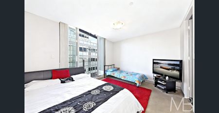SPACIOUS URBAN LIVING WITH CITY VIEWS - Photo 5