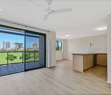 Freshly renovated unit in prestigious Cotton Tree area - Photo 4