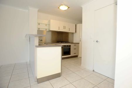 Unit 42/11-17 Stanley Street, Townsville City. - Photo 3