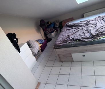 kleine Dachwohnung - Foto 2