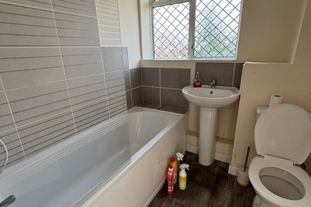 Abberley Avenue, STOURPORT-ON-SEVERN - Photo 5