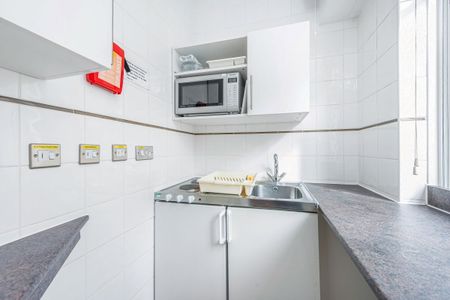 Upper Woburn Place, London, WC1H - Photo 3