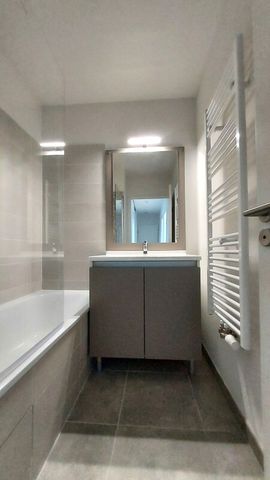 Location Appartement 3 pièces 62m² BRUGUIERES 31150 - Photo 4