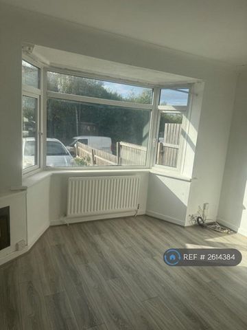 2 bedroom semi-detached house to rent - Photo 2