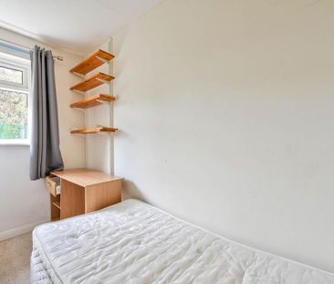 4 bedroom terraced house to rent - Photo 2