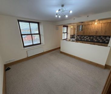 2 bedroom flat to rent - Photo 2