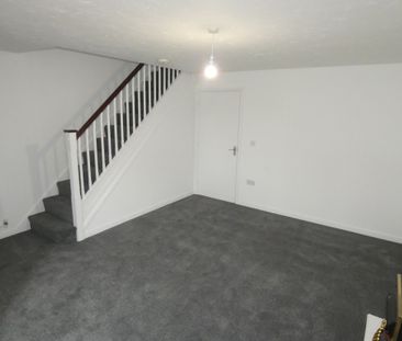 3 bed Terraced - To Let - Photo 4