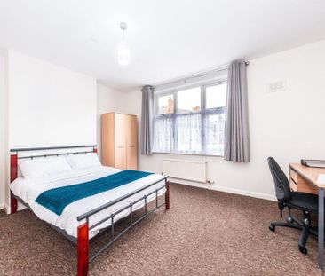 5 bedroom terraced house to rent - Photo 5