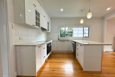 251 BERNHARDT STREET, East Albury - Photo 4