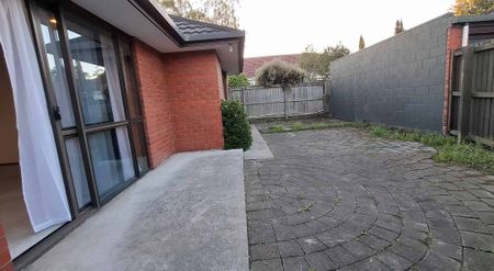 Sunny Two-Bedroom Home for Rent – Upper Riccarton - Photo 2