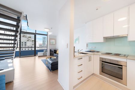 Modern One-Bedroom Loft with Water Views over Darling Harbour - Photo 5