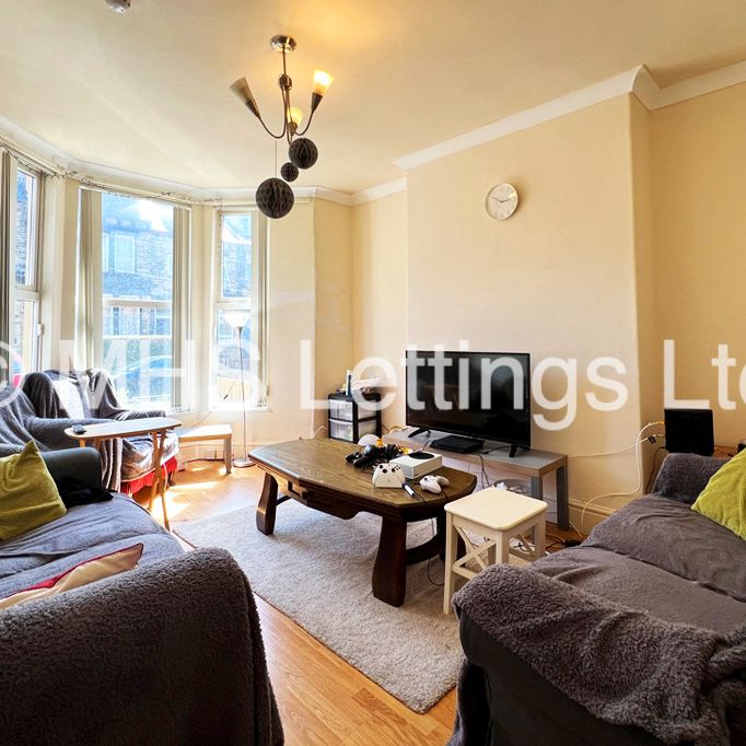 Room 1, 45 Delph Mount, Woodhouse, LS6 2HS - Photo 1