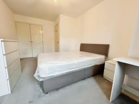 2 Bed Flat, Chervil Close, M14 - Photo 3