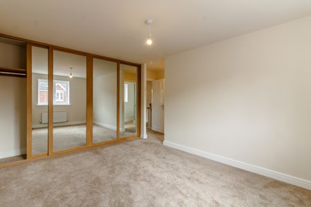 4 bedroom house to rent Wadham Close, Mickleover, DE3 - Photo 2