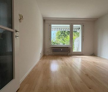 Helle 2.5-Zimmerwohnung mit Gartensitzplatz und Einstellplatz - Photo 5