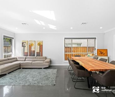 Stylish Family Home in Box Hill - Photo 2