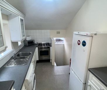 3 bedroom flat to rent - Photo 6