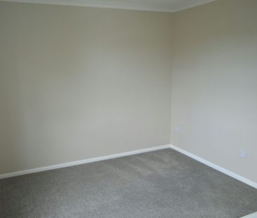 Terraced House to rent on - Photo 3