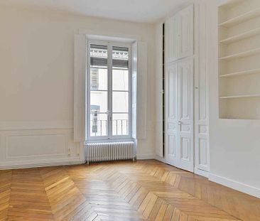 Lyon 2 - Ainay - Appartement bourgeois de 175,45 m² - Garage double - 3 Chambres - Photo 6