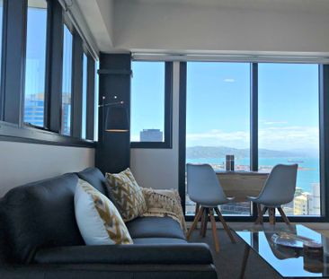 Stunning City Views, One Bedroom CBD Apartment - Photo 2